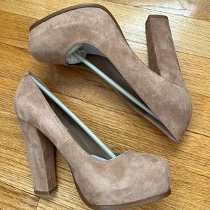 Steve Madden Sarrina Blush Suede Chunky Heel Pumps sz 8.5 NIB